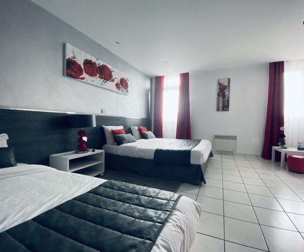 Standard Triple room with park view