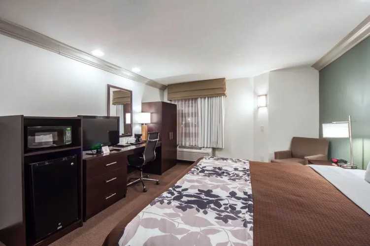 Sleep Inn & Suites