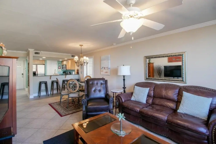 2 Bedrooms Apartment