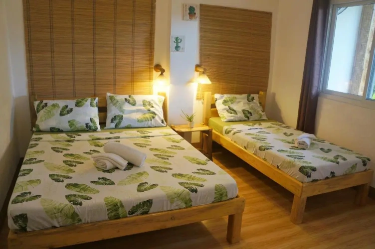 Standard Triple room