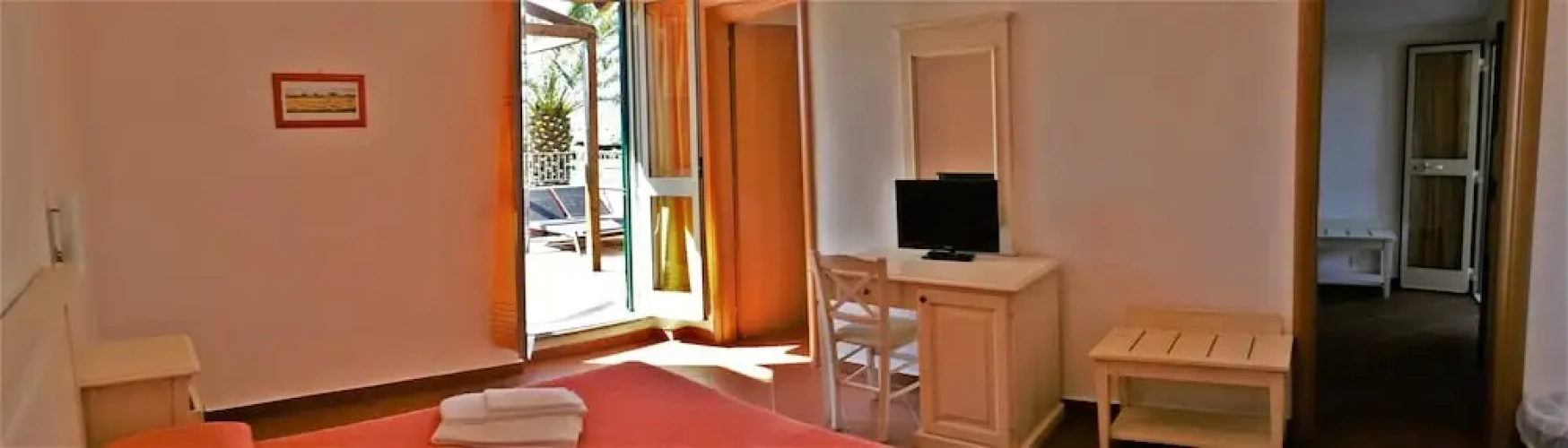 2 Bedrooms Standard Quadruple room with garden view