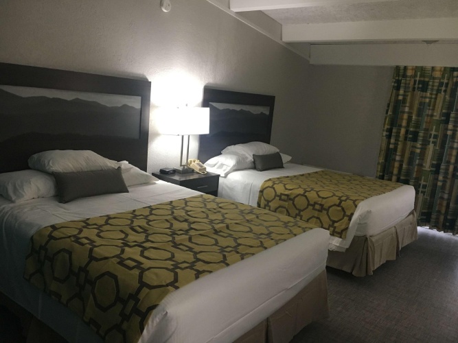 Deluxe Quadruple Suite