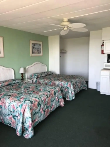 Standard Quadruple room with view
