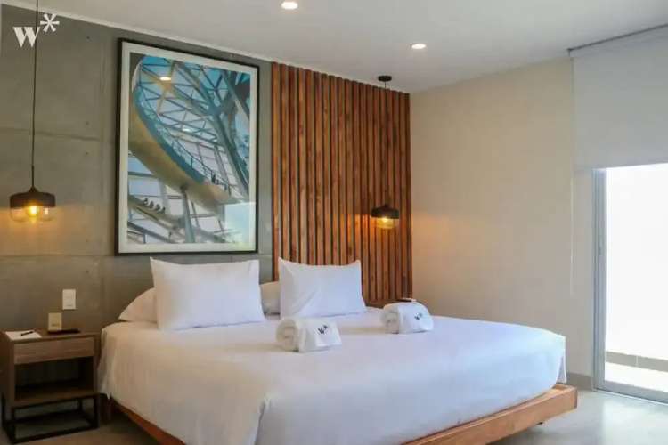 w Outstanding 2BR Duplex With AC in San Isidro