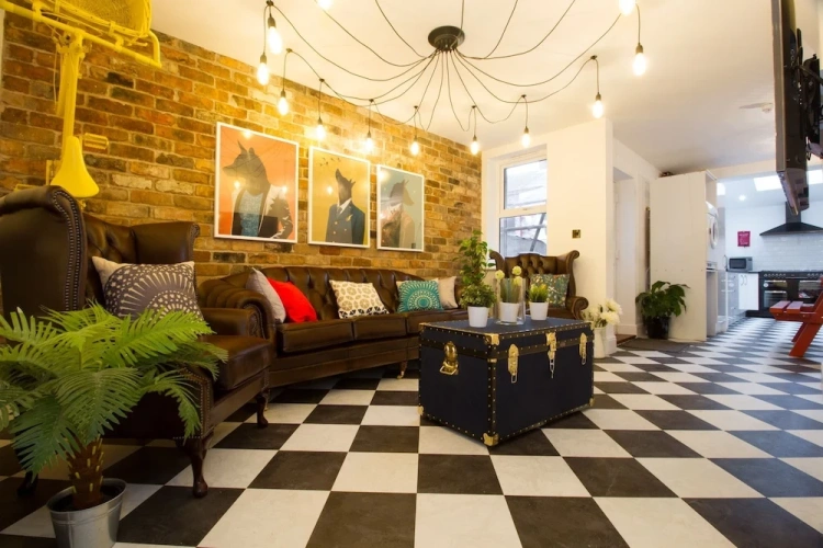 6 Bedrooms Cottage