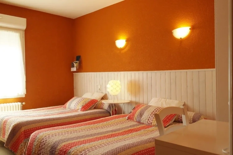 Standard Twin room with garden view