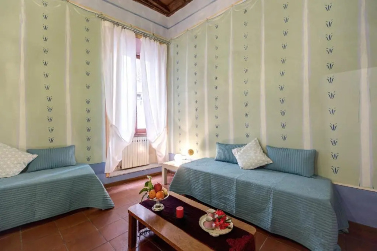 Rhome Apartments