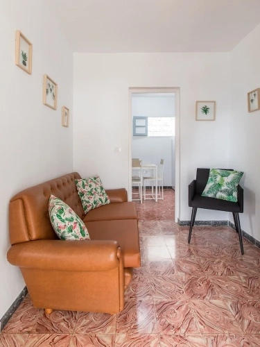 2 Bedrooms Cottage