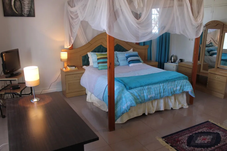 Blue Lagoon Lodge Blantyre