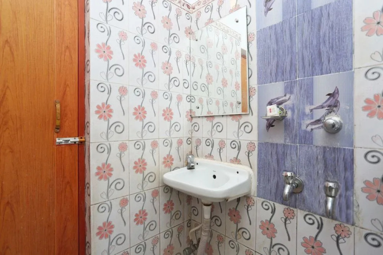 OYO 12769 Hotel Artland