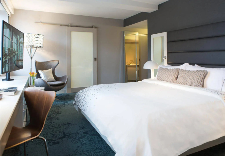 Renaissance Albany Hotel