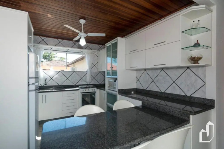 Casa Acolhedora E Confortável Com 03 Dormitórios