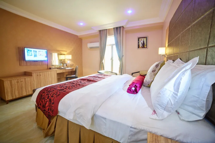 Corinthia Villa Hotel Suites