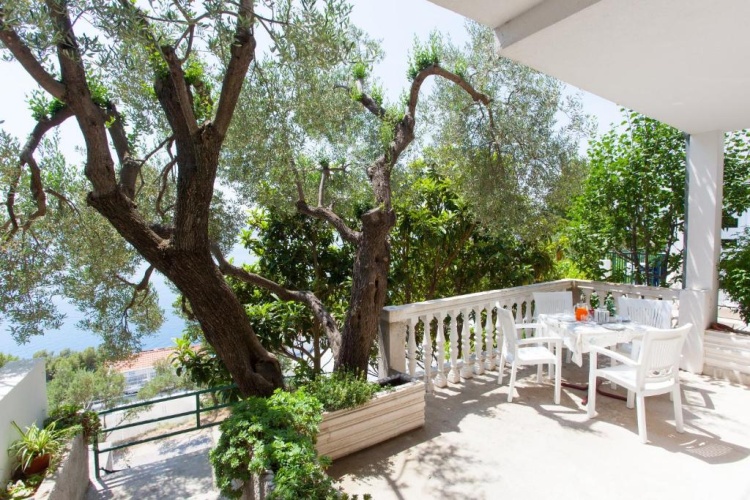 Apartment with balcony