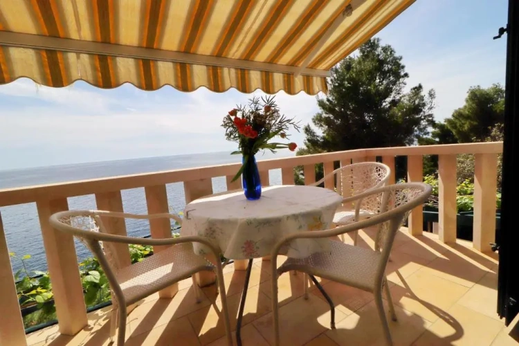 1 Bedroom Apartment with balcony and with sea view