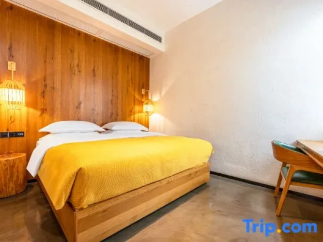 1 Bedroom Suite with garden view