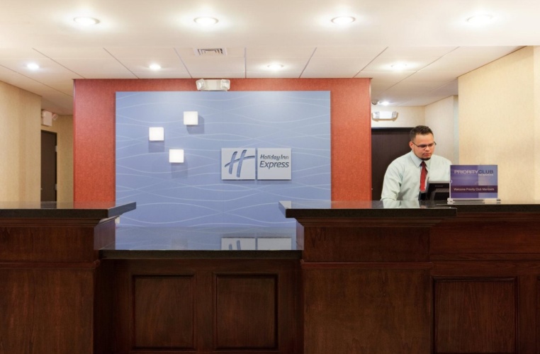 Holiday Inn Express & Suites Swansea photo 22