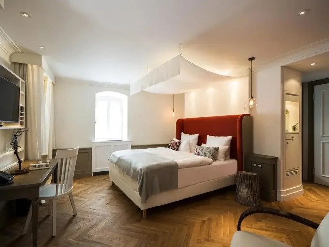 LA Maison Hotel
