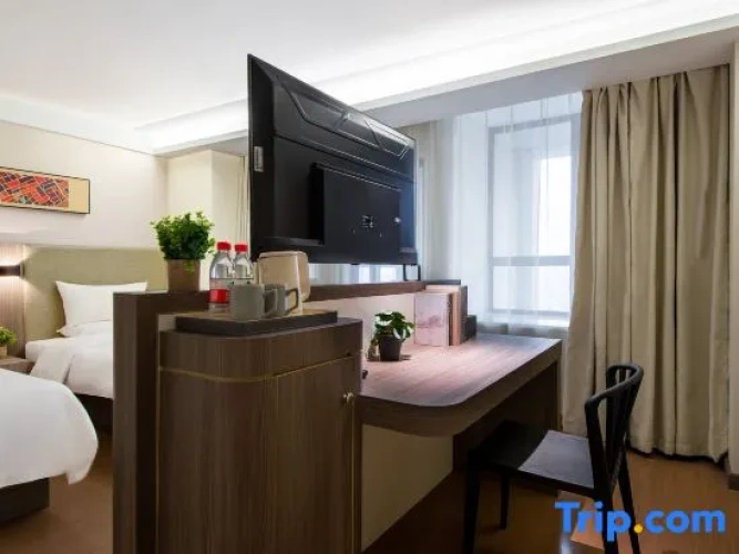 Superior Double room with balcony and with city view