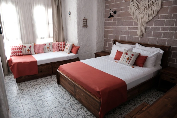 Deluxe Triple room with city view