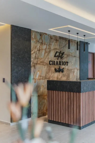 Hotel Chariot