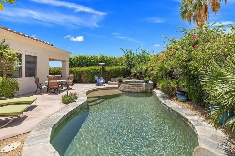 Stylish 2BR w Spa Patio