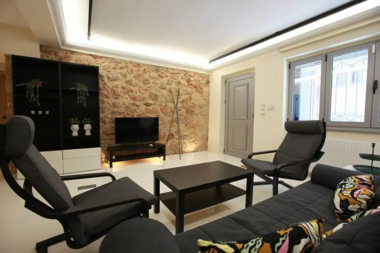 Elegant Studio at the Acropolis Hills