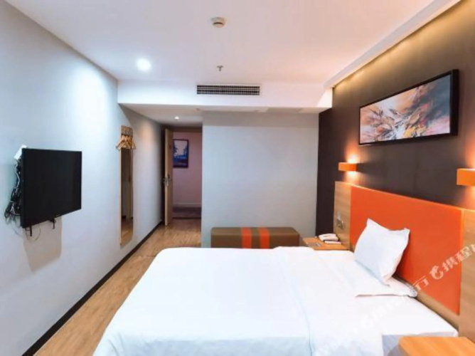 Shark E-sports Hotel