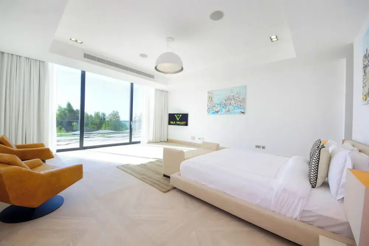 Silk Valley - Grand 6B Beachfront Villa