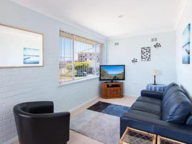 Fairholme 8, Perfect Lakefront Position