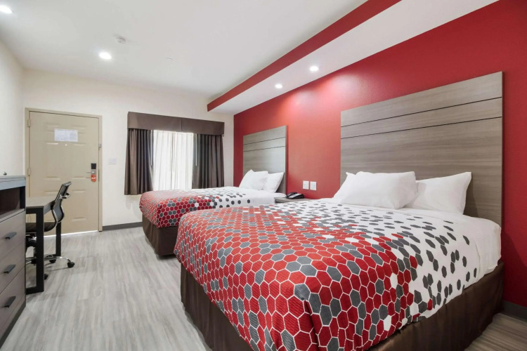 Regency Inn And Suites