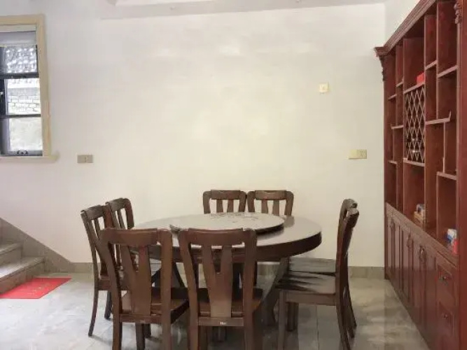 Anji semi-hidden b&B