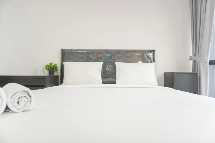 Cozy and Elegant Studio The Smith Alam Sutera Apartment