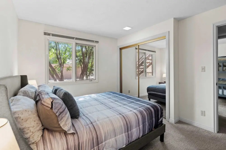 Cozy Condo - Stay for 9