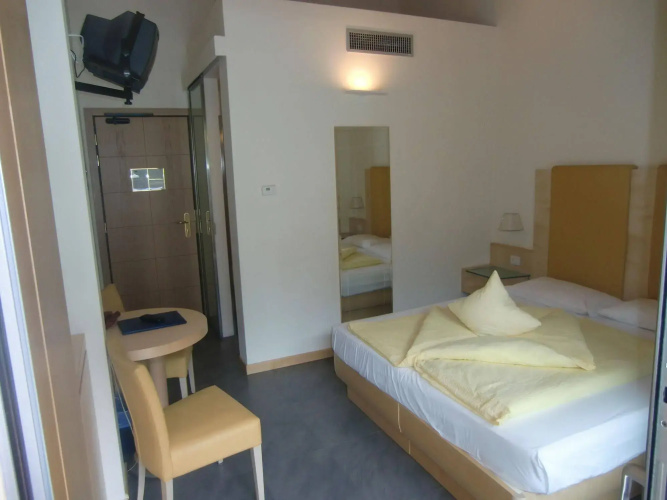 Beach Hotel Du Lac