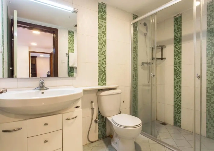 2 Bedrooms Luxury Penthouse room with balcony and with mountain view