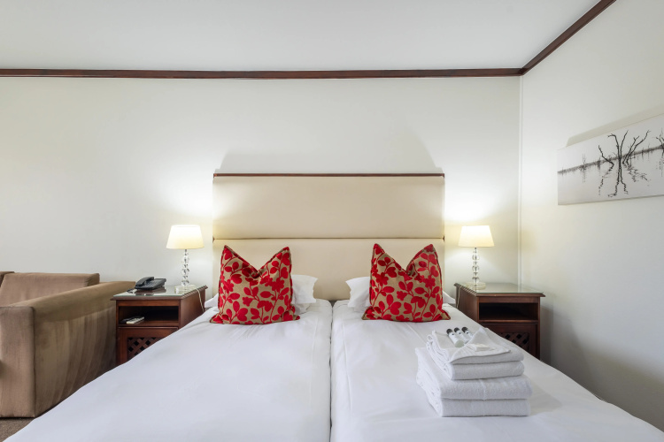 Knysna Log-Inn Hotel