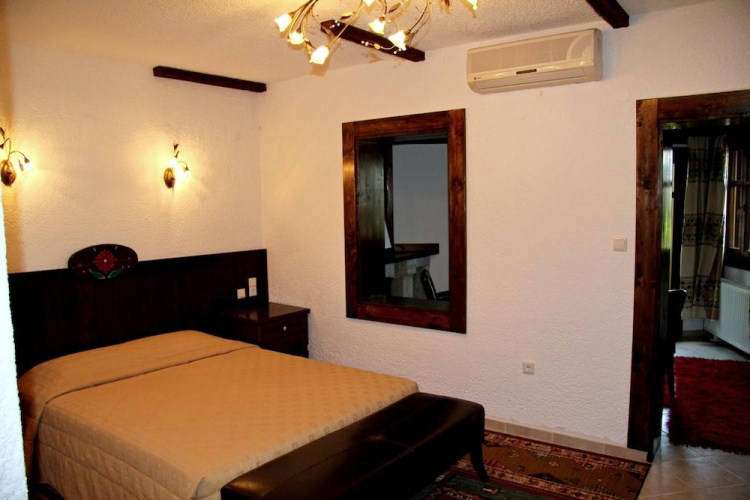 Taxiarches Hotel