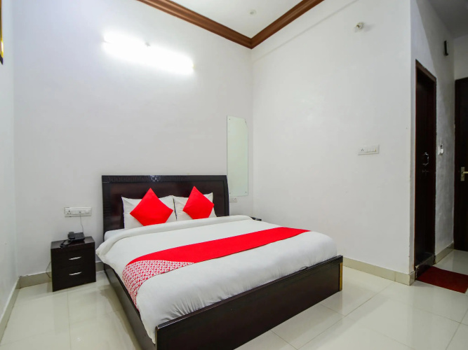 OYO 36626 Eden Residency