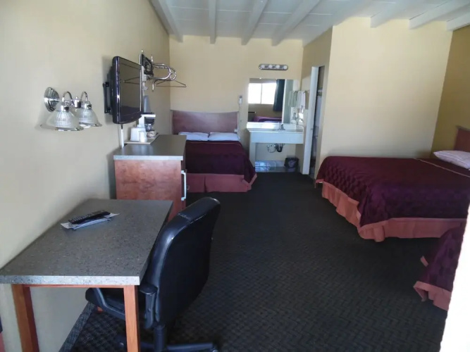 Trails Motel