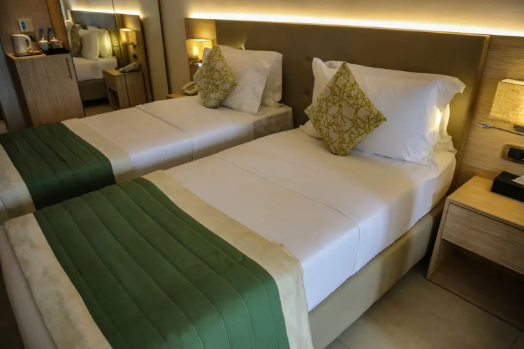 Platinum Cocotiers Hotel