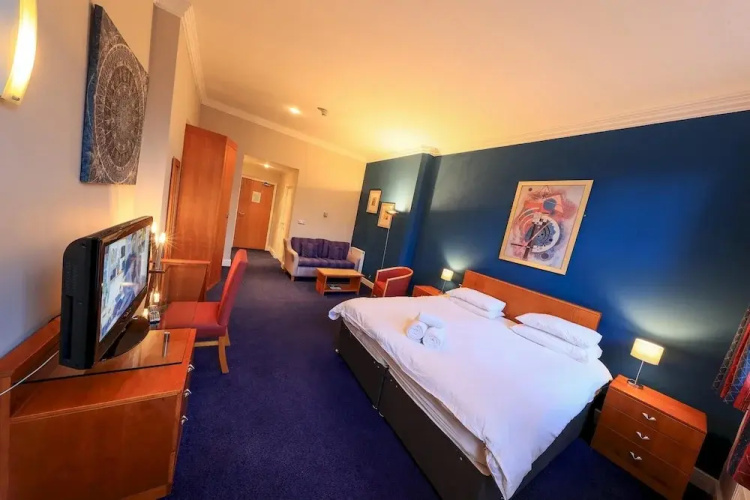 Ideally Located Convenient City Centre Studio Apartment