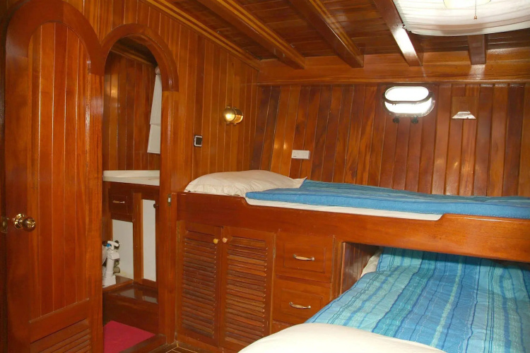 Boat and Breakfast