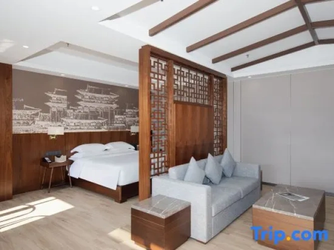 1 Bedroom Deluxe Suite with balcony
