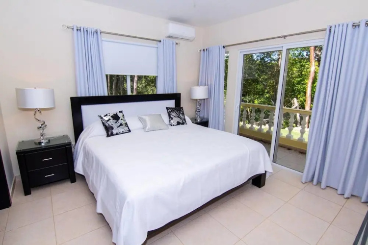 Private and Spacious 5 Bedroom Villa