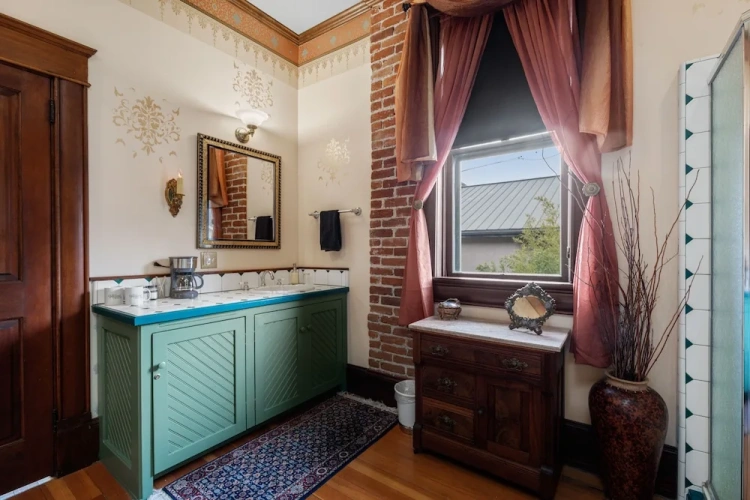 Quadruple Suite with city view