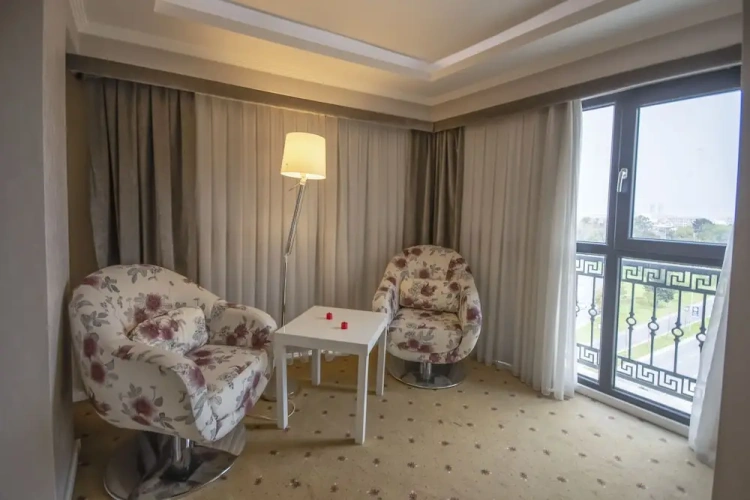 1 Bedroom Deluxe Suite