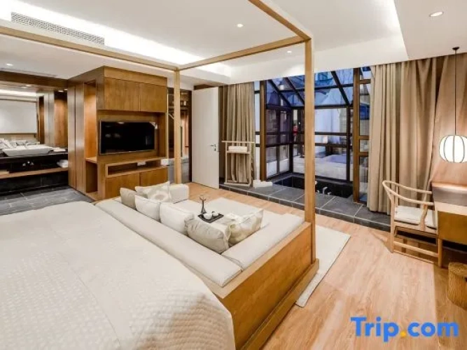 2 Bedrooms Villa