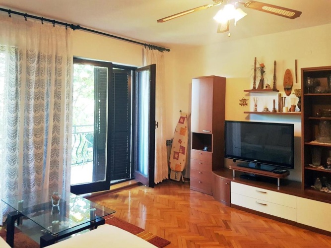 3 Bedrooms Apartment