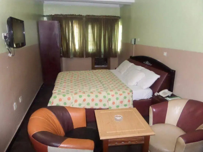 C Courtesy Suites